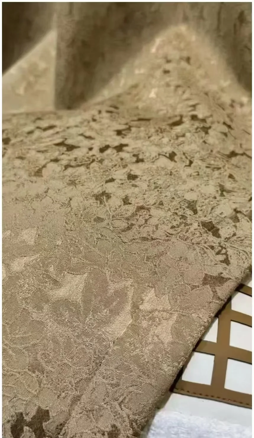 Stone-effect decorative curtain fabric